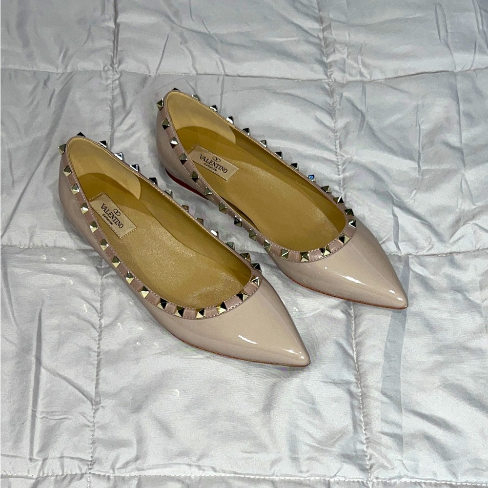 Studded flats clone